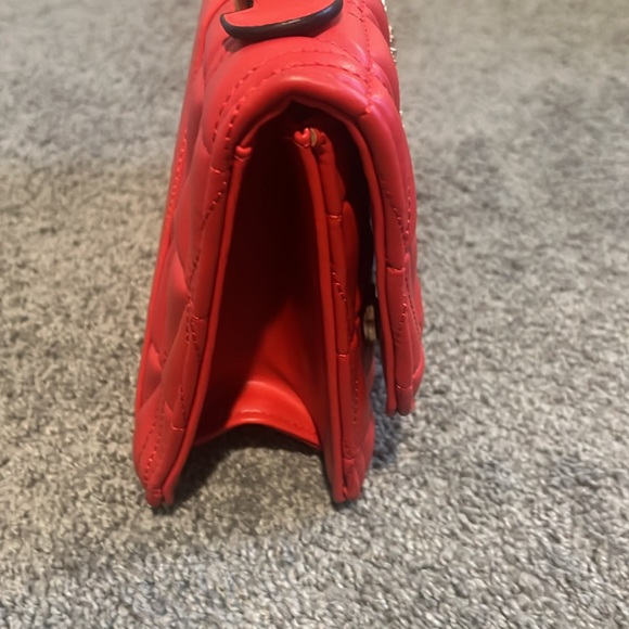 NWOT Red quilted Women's Bag - Picture 9 of 12